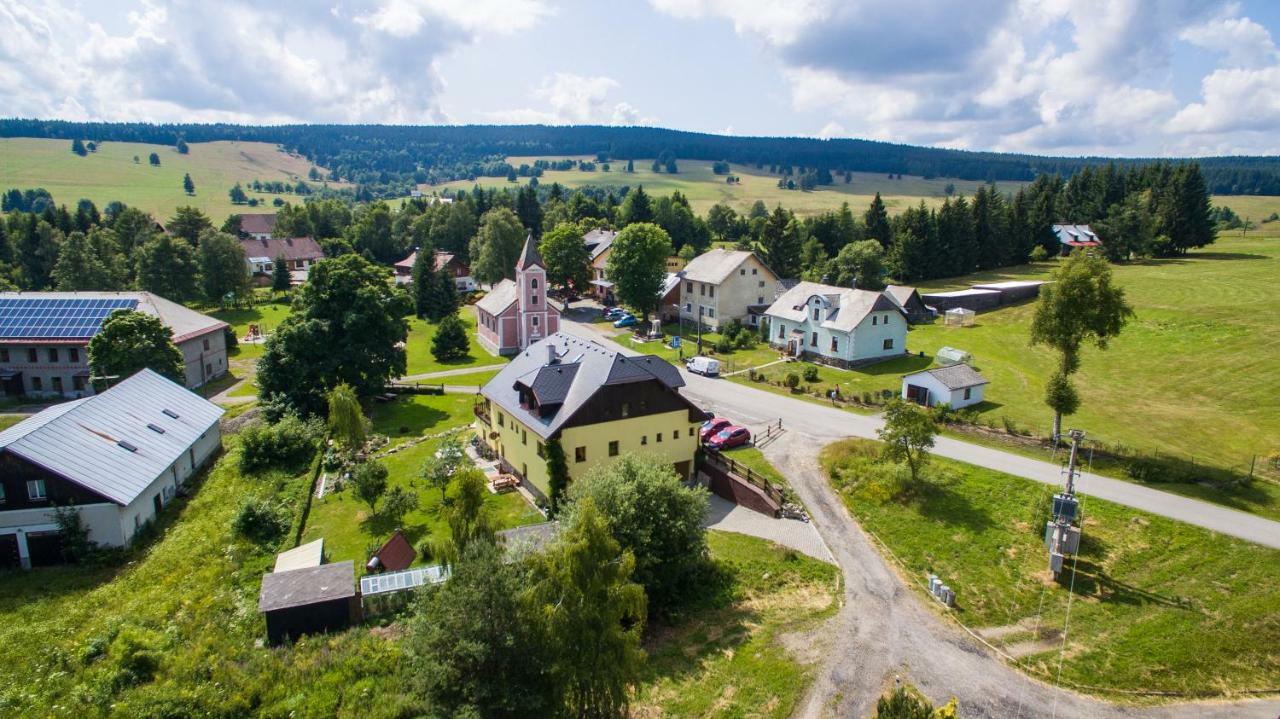 Penzion U Zpěváků Nove Hute Exterior foto