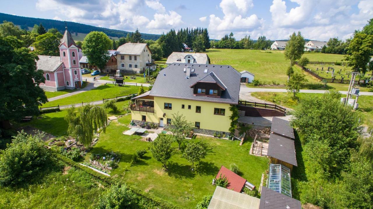 Penzion U Zpěváků Nove Hute Exterior foto